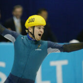 Steven Bradbury wins gold at the 2002 Winter Olympics